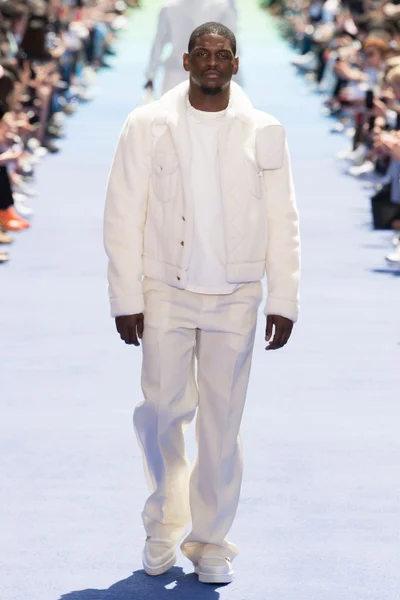 Look 8